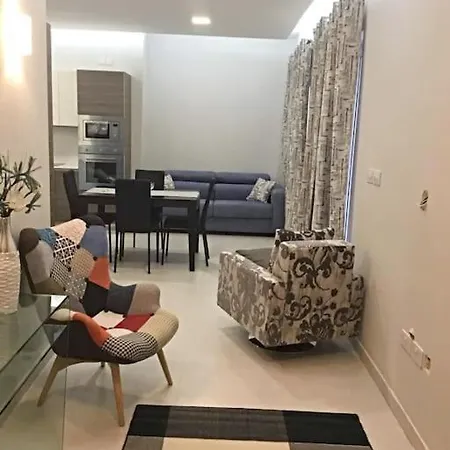 Apartment Penthouse W Lift & 10min Boat To Valletta Senglea