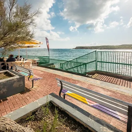 Apartment Penthouse W Lift & 10min Boat To Valletta *