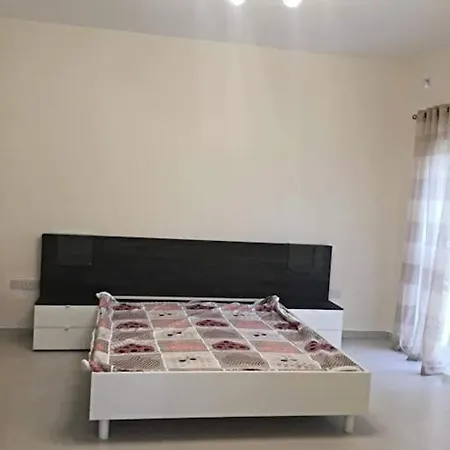 شقة Penthouse W Lift & 10min Boat To Valletta سنجليا