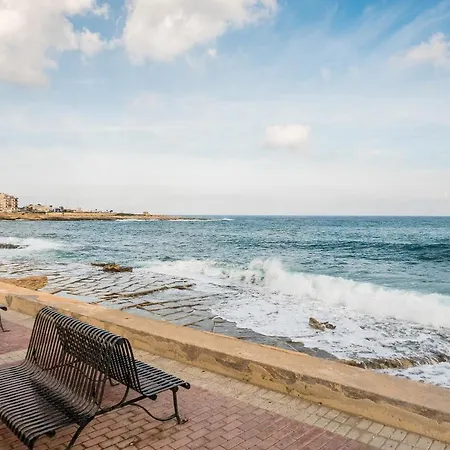 Penthouse W Lift & 10min Boat To Valletta 公寓
