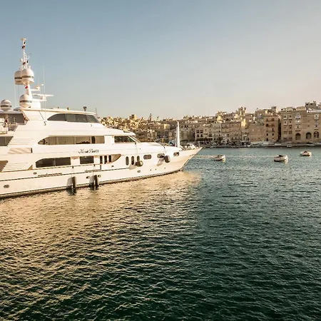 Penthouse W Lift & 10min Boat To Valletta سنجليا
