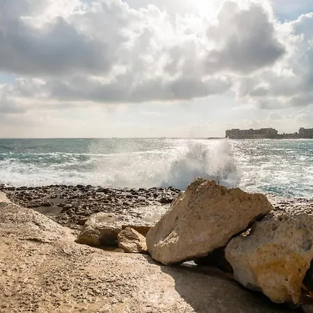 公寓 Penthouse W Lift & 10min Boat To Valletta *