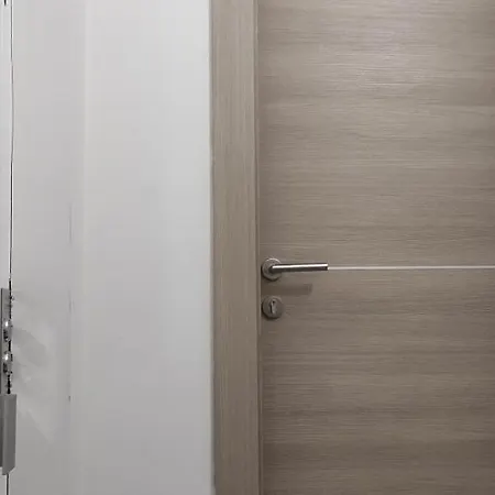 Penthouse W Lift & 10min Boat To Valletta 公寓